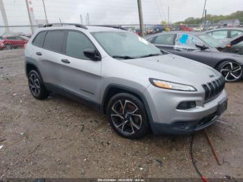  Salvage Jeep Cherokee