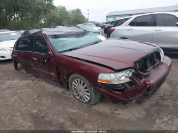  Salvage Lincoln Towncar