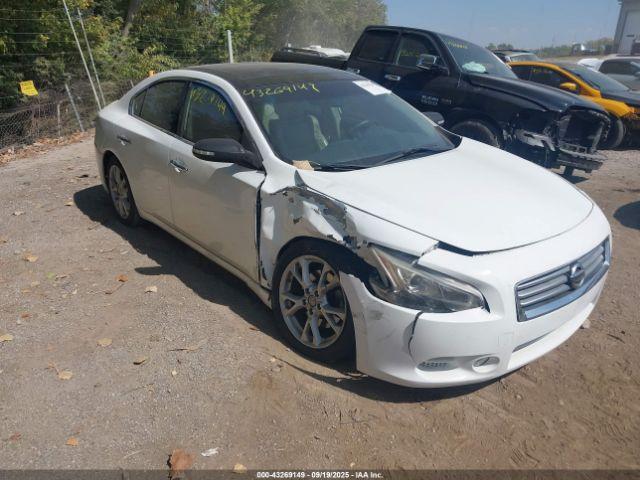  Salvage Nissan Maxima