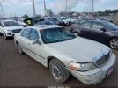 Lincoln Towncar Signature Limited Image 7