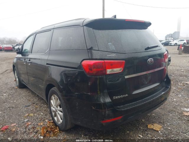 Kia Sedona Lx Image 3