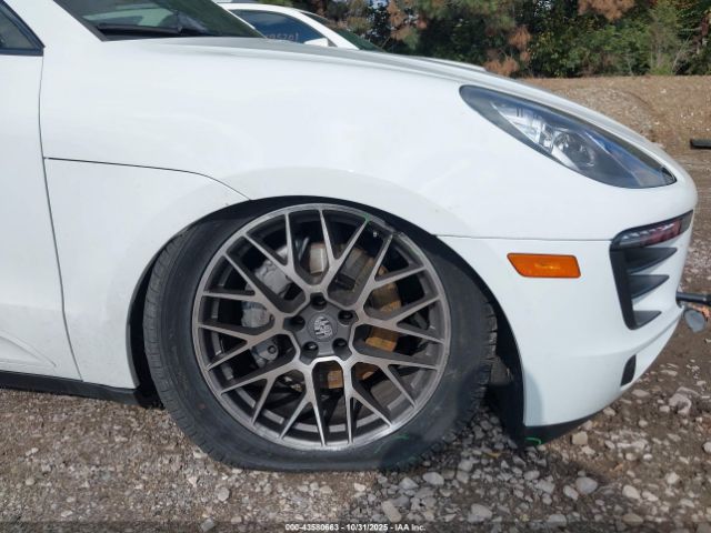 Porsche Macan S Image 4