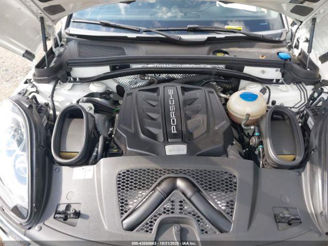 Porsche Macan S Image 15