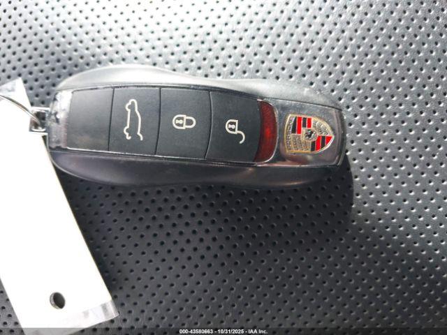 Porsche Macan S Image 14