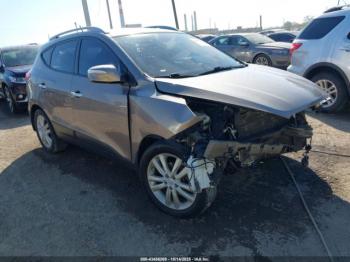  Salvage Hyundai TUCSON
