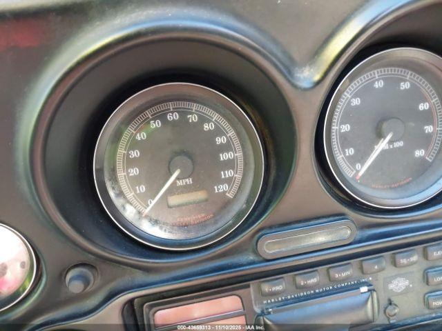 Harley-Davidson Flhtcui Image 3