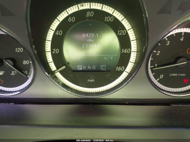 Mercedes-Benz C-Class Image 8