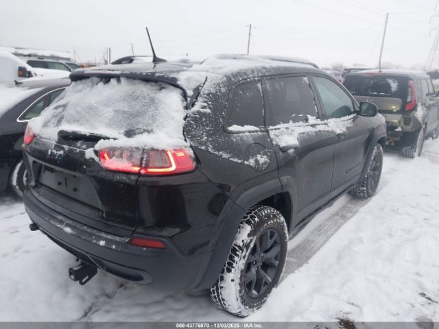 Jeep Cherokee Upland 4x4 Image 2