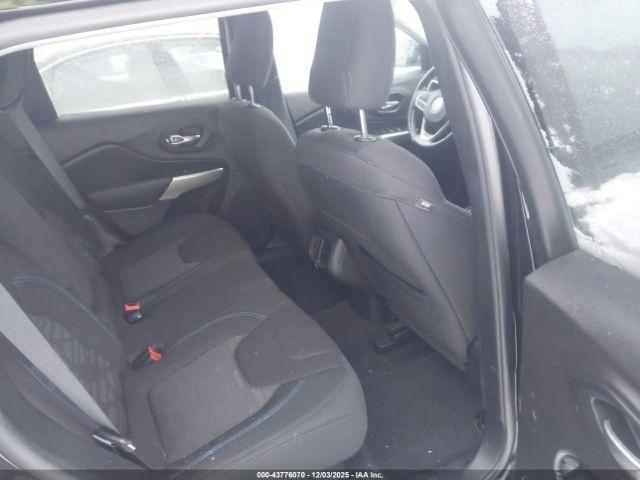 Jeep Cherokee Upland 4x4 Image 12