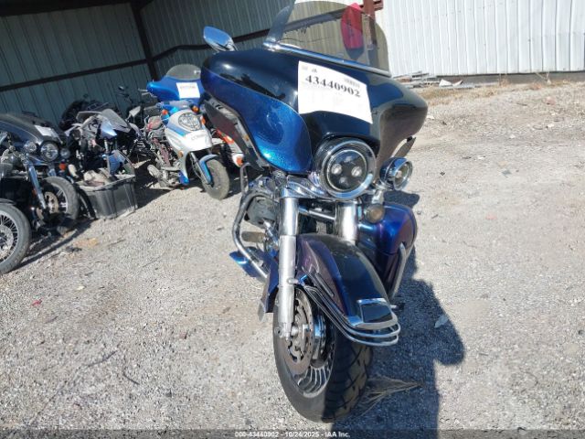 Harley-Davidson Flhtk Image 12