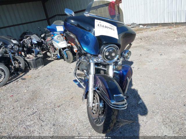 Harley-Davidson Flhtk Image 12