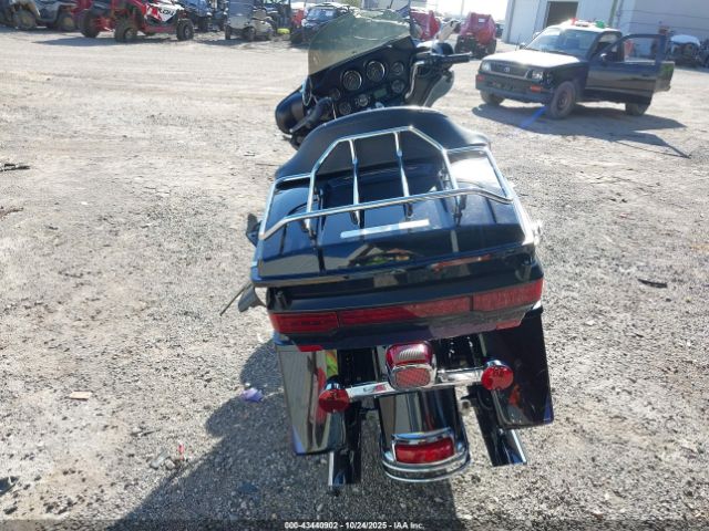 Harley-Davidson Flhtk Image 7