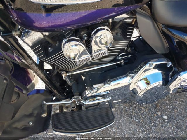 Harley-Davidson Flhtk Image 11