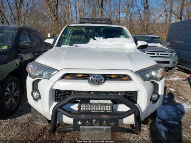 Toyota 4Runner Sr5 Image 12