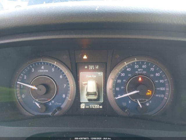 Toyota Sienna Le 7 Passenger Image 3