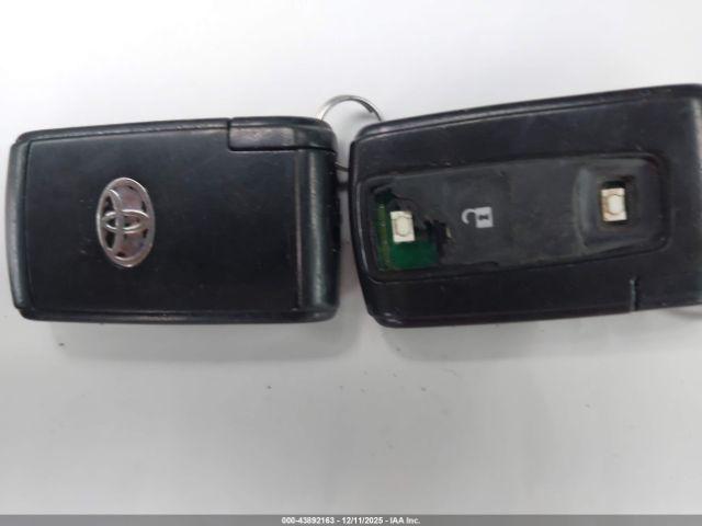 Toyota Prius Image 8