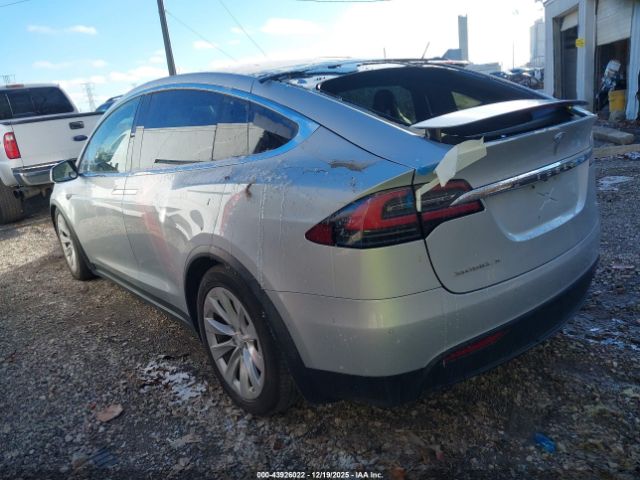 Tesla Model X Image 16