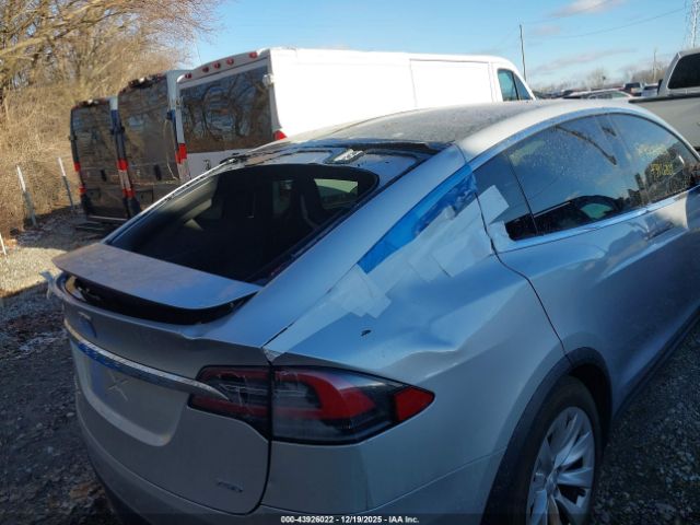 Tesla Model X Image 2