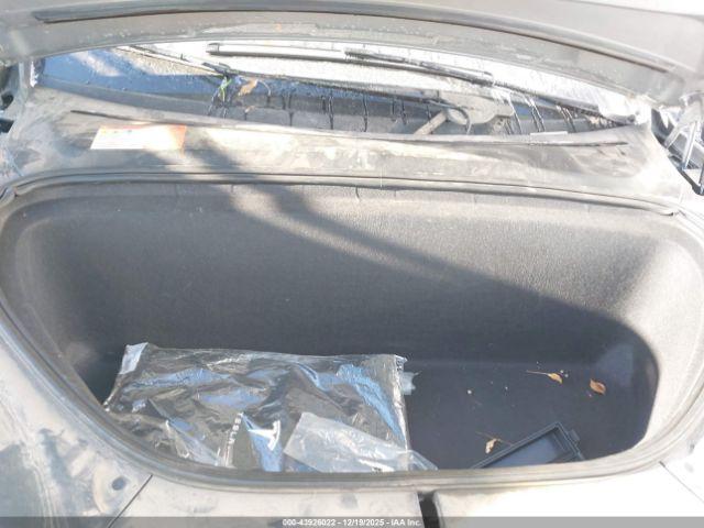 Tesla Model X Image 13