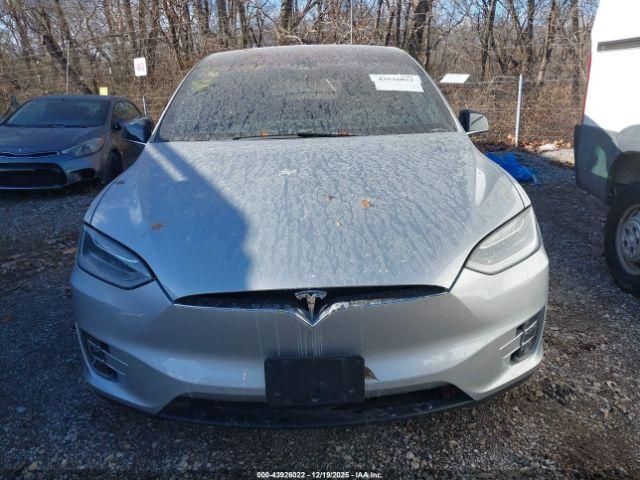 Tesla Model X Image 18