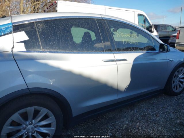 Tesla Model X Image 9