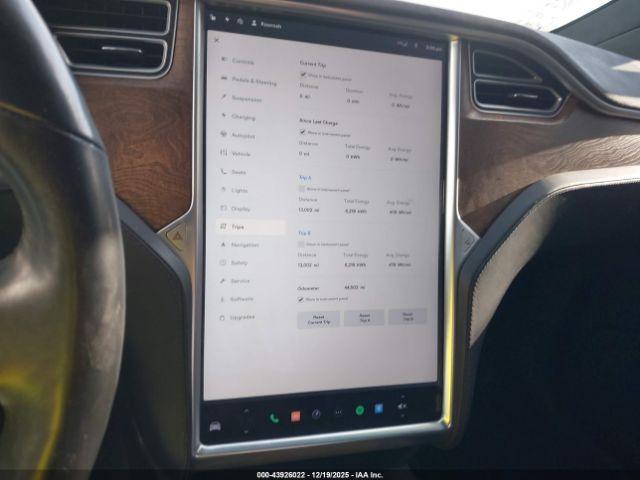 Tesla Model X Image 17