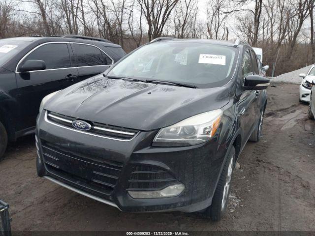 Ford Escape Titanium Image 2