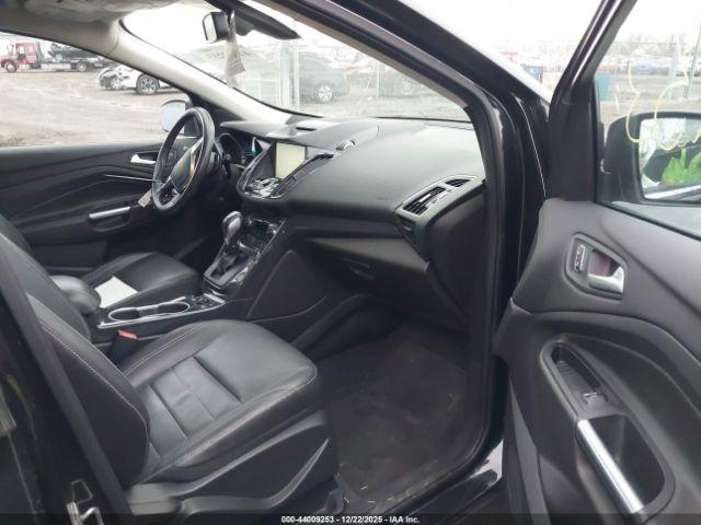 Ford Escape Titanium Image 5