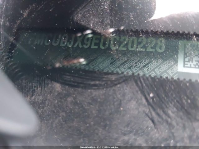 Ford Escape Titanium Image 9