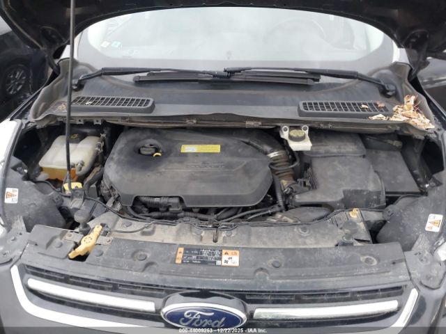 Ford Escape Titanium Image 10