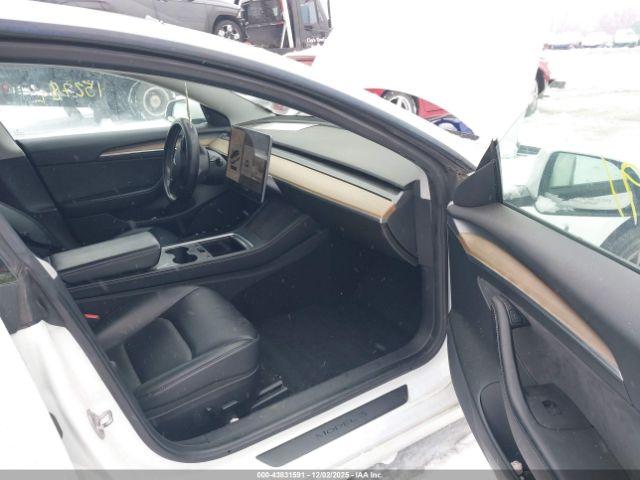 Tesla Model 3 Standard Range Plus Rear-wheel Drive Image 2