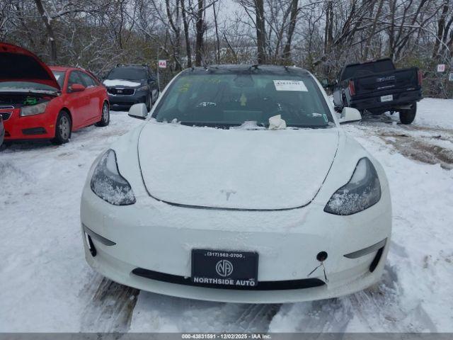 Tesla Model 3 Standard Range Plus Rear-wheel Drive Image 3