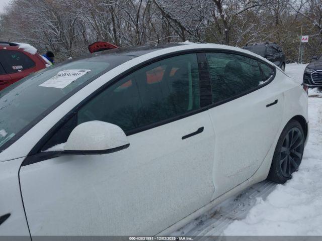 Tesla Model 3 Standard Range Plus Rear-wheel Drive Image 12
