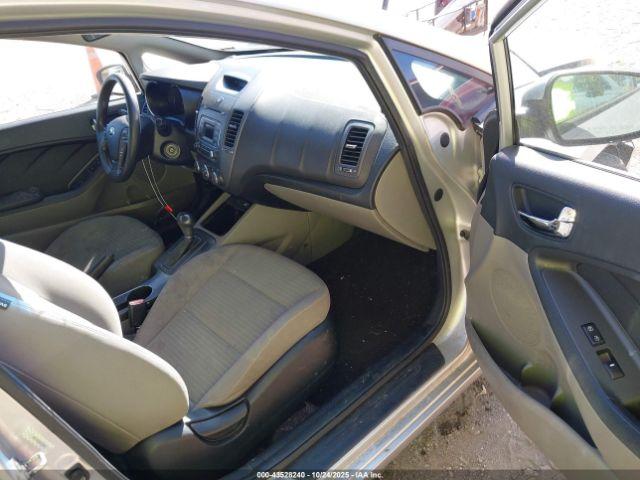 Kia Forte Lx Image 8