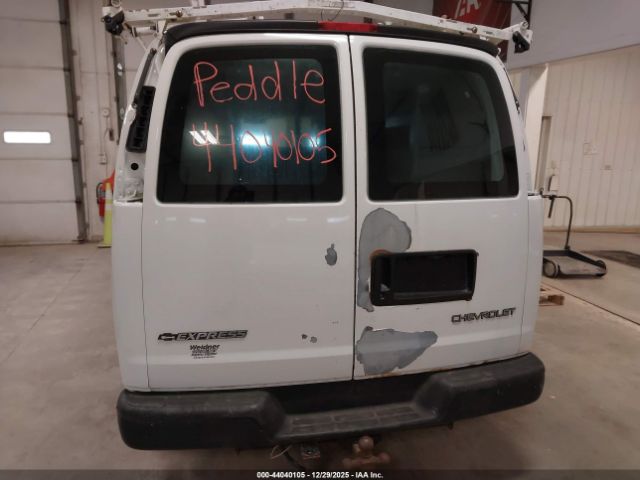 Chevrolet Express Image 8