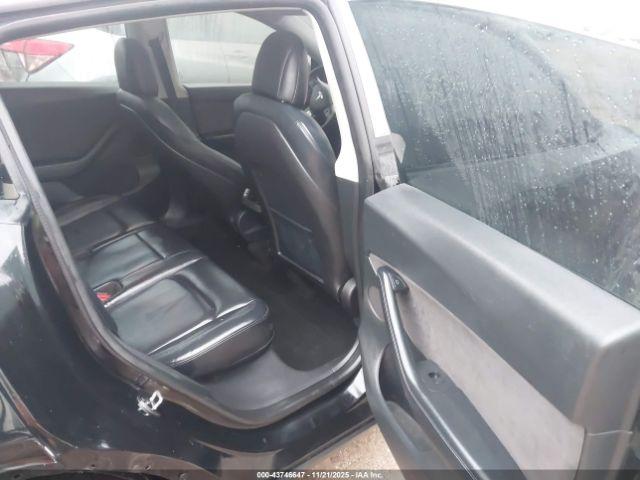 Tesla Model Y Performance Dual Motor All-wheel Drive Image 14