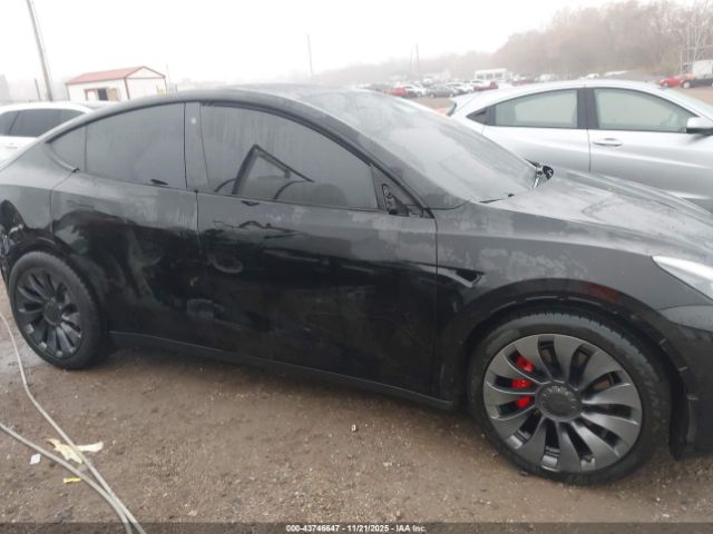 Tesla Model Y Performance Dual Motor All-wheel Drive Image 12