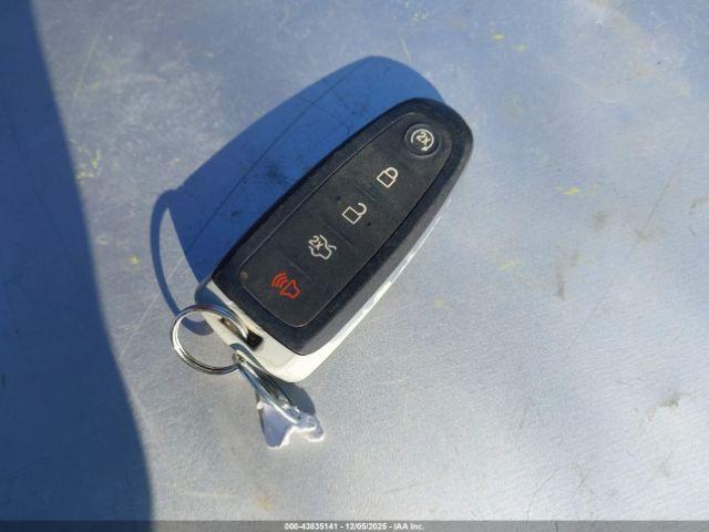 Ford Escape Titanium Image 15