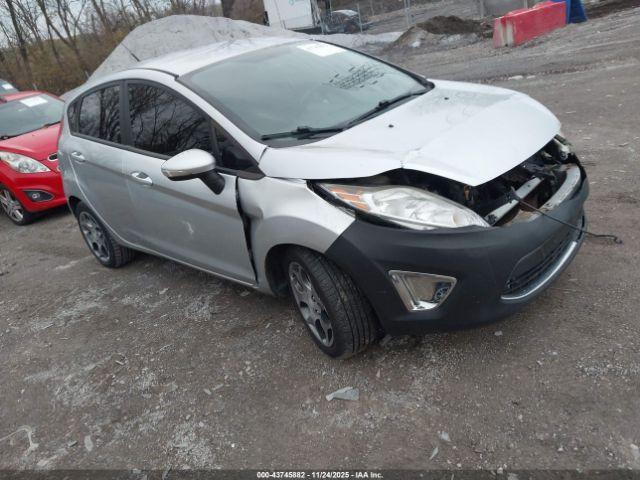 Salvage Ford Fiesta