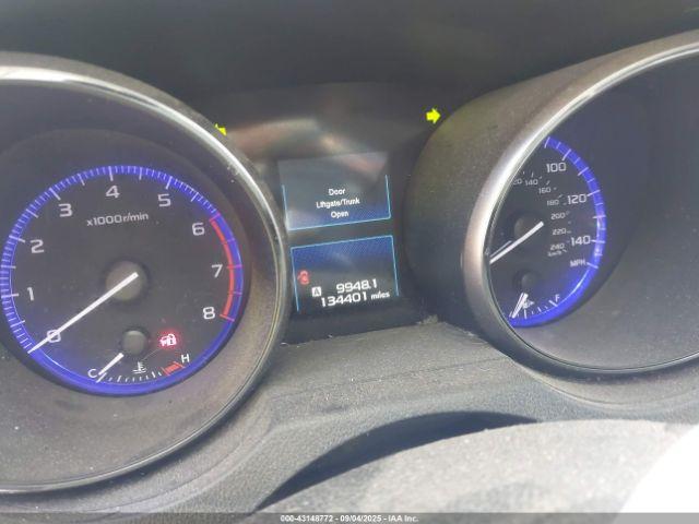 Subaru Outback 2.5i Premium Image 10