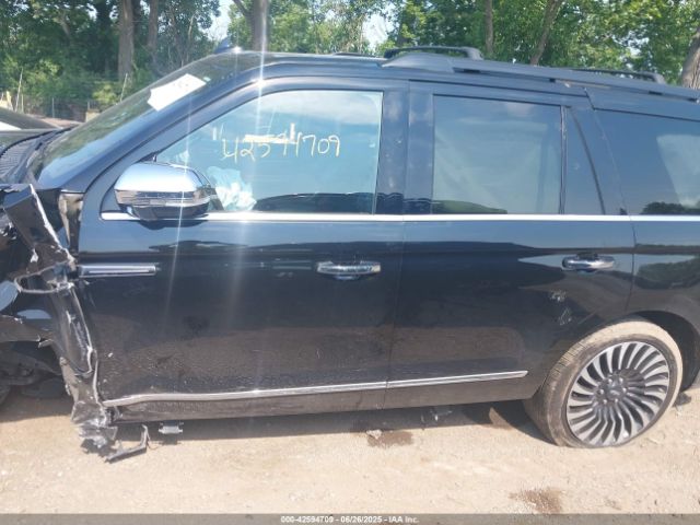 Lincoln Navigator Black Label Image 15