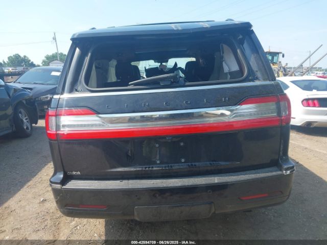Lincoln Navigator Black Label Image 16