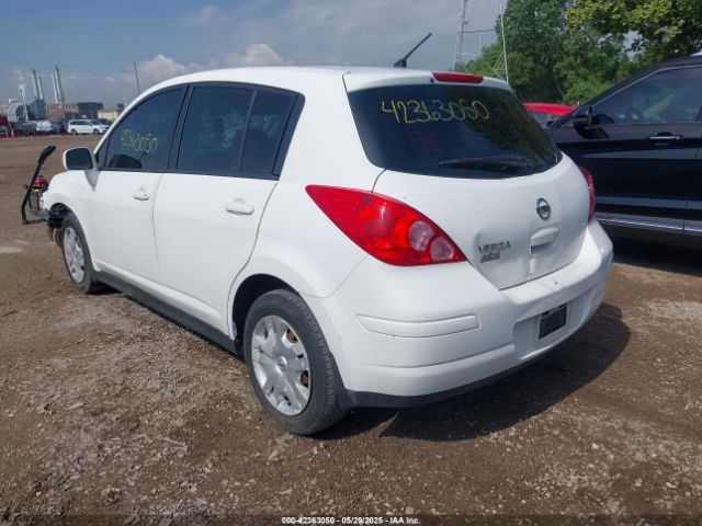 Nissan Versa 1.8 S Image 2