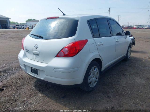 Nissan Versa 1.8 S Image 5