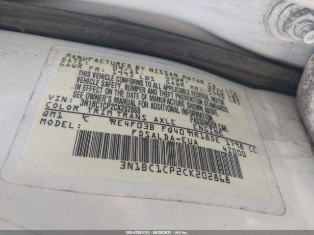 Nissan Versa 1.8 S Image 8