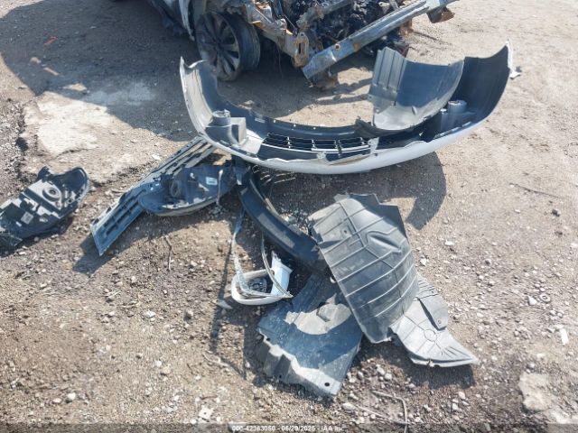 Nissan Versa 1.8 S Image 12