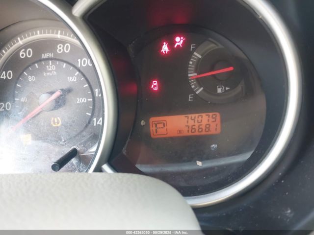 Nissan Versa 1.8 S Image 3