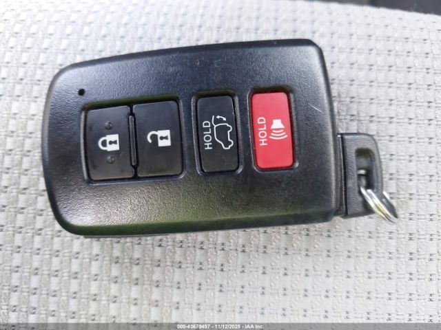 Toyota RAV4 Xle Image 6