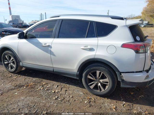 Toyota RAV4 Xle Image 12