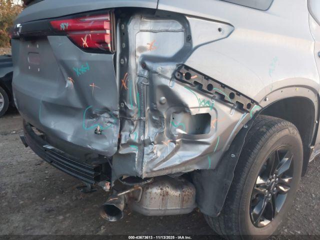 Chevrolet Traverse Fwd Lt Cloth Image 8